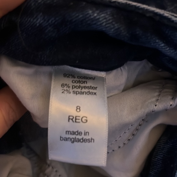 medium wash size 8 jeans - Picture 2 of 3